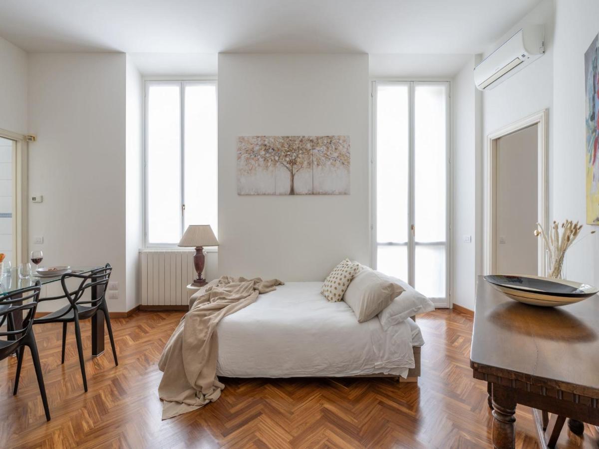 The Best Rent - Gorgeous Two-Bedroom Apartment In Porta Nuova District Milan Extérieur photo