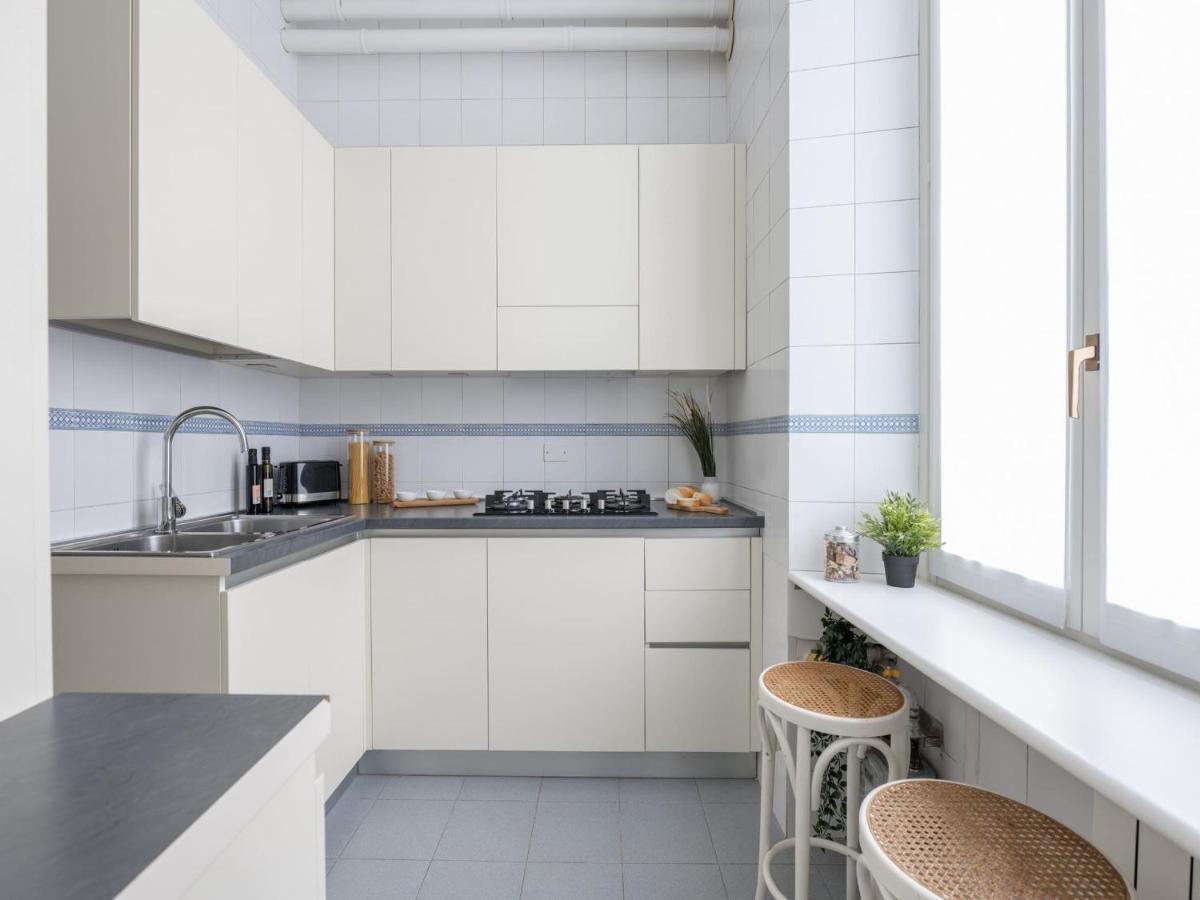 The Best Rent - Gorgeous Two-Bedroom Apartment In Porta Nuova District Milan Extérieur photo
