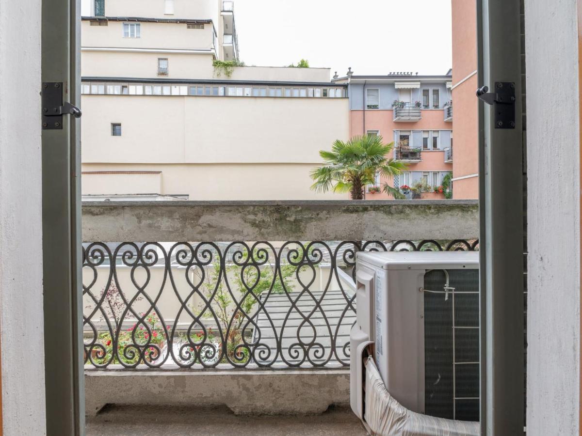 The Best Rent - Gorgeous Two-Bedroom Apartment In Porta Nuova District Milan Extérieur photo